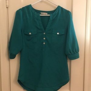 Teal top